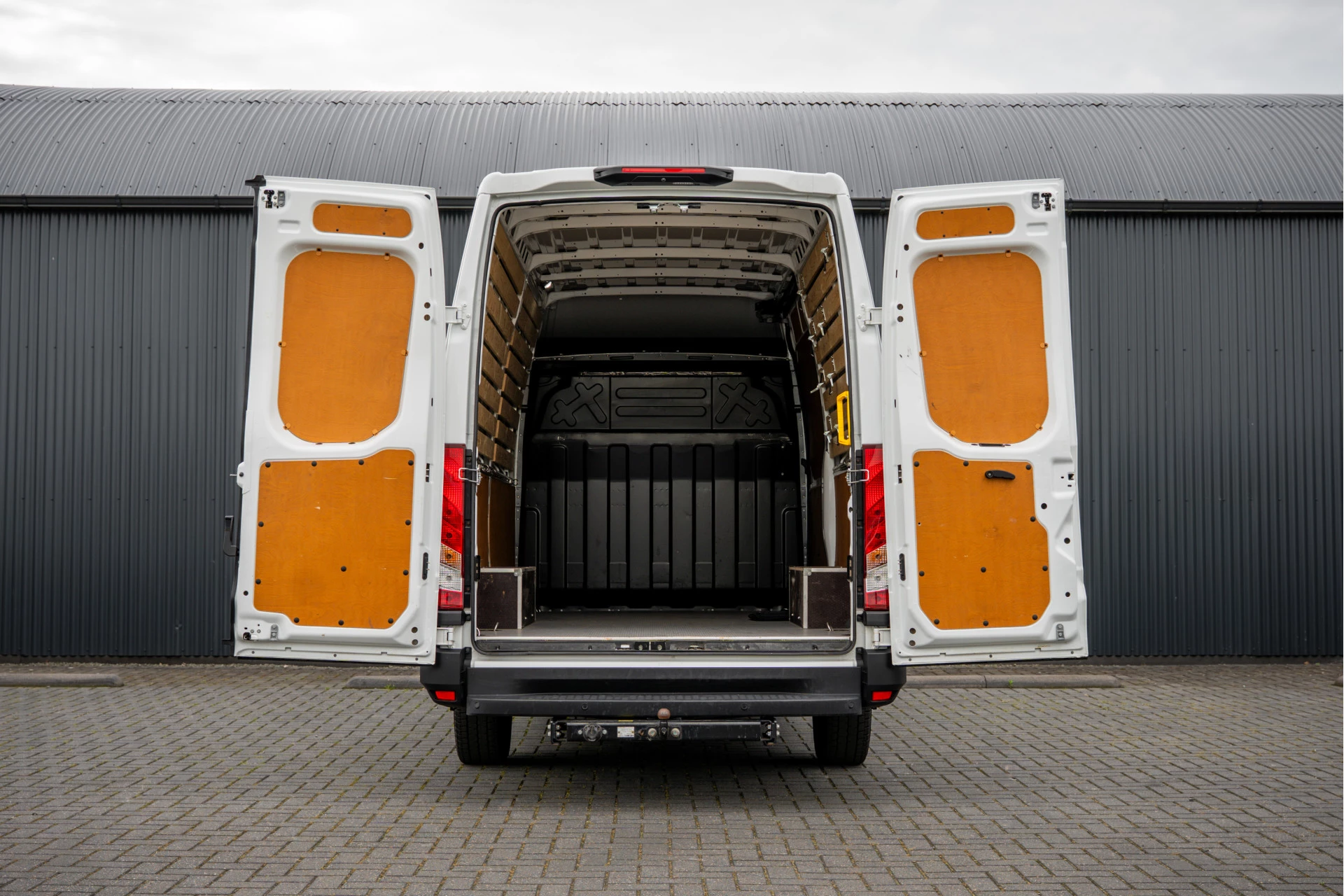 Iveco Daily 2024 - 35S18 | 3.0L 180PK | Automaat | NW MODEL | 3.5T Trekgewicht | Camera | Carplay | Climate imagen 9
