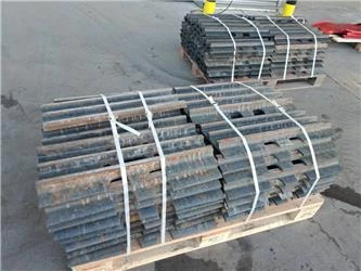 Hyundai 2022 - HX300AL, 600mm pads, 96x afbeelding 1