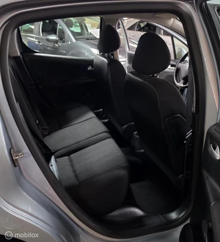 Peugeot 207 2011 - 1.4 XR Premium + obrazek 9