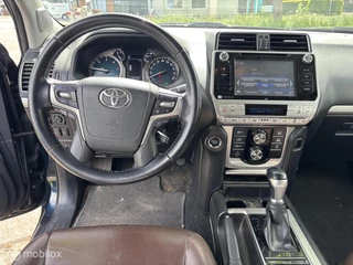 Toyota Land Cruiser 2018 - 2.8 D-4D-F Executive Window Van obrazek 14