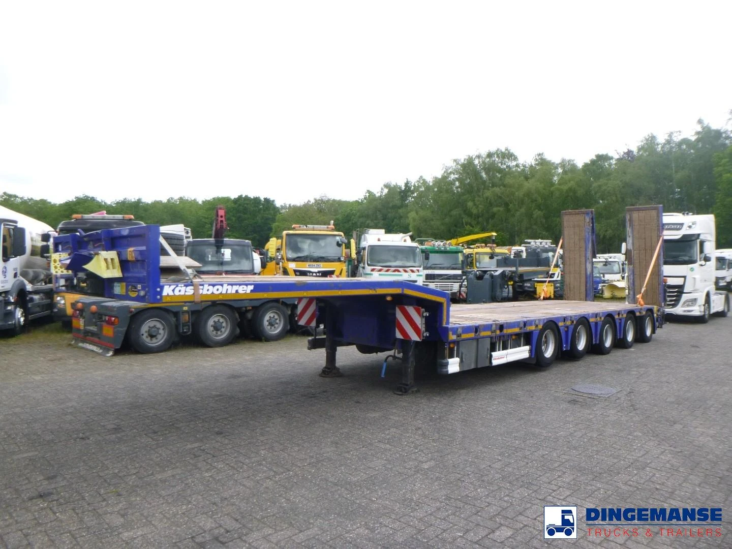 Kässbohrer 5-axle semi-lowbed trailer 84 t + ramps 2019 image 1