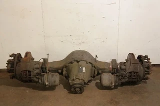 Renault - Axle & Steering Parts Achteras compleet R=2.85 Renau zdjęcie 1 miniatura