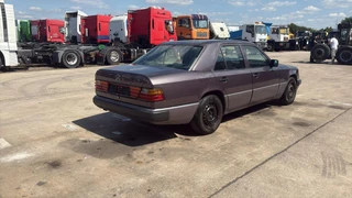 Mercedes-Benz E-Class 1990 - E200 bild 5