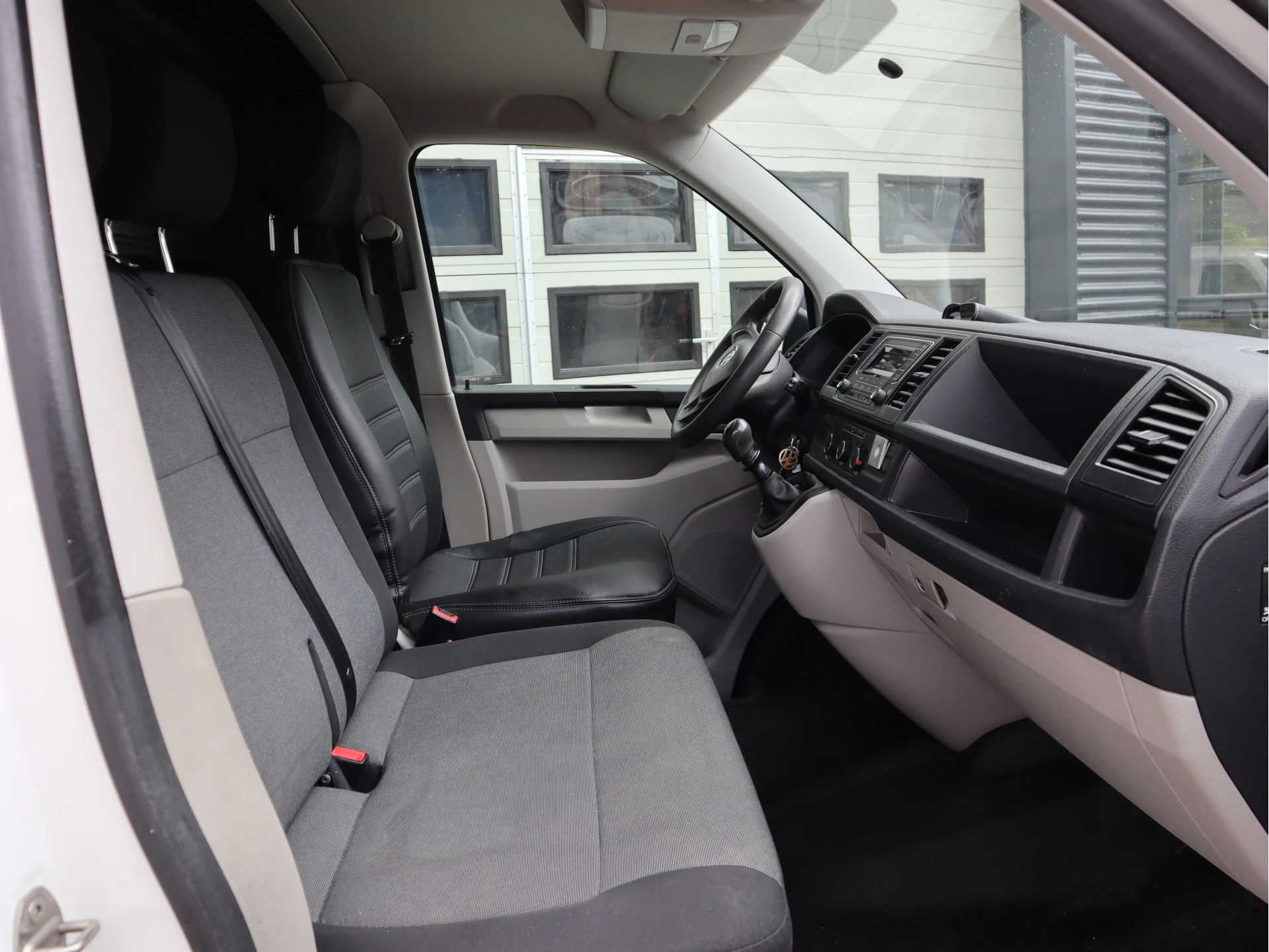 Volkswagen Transporter 2018 - 2.0 TDI 102 pk Euro 6 - L2 Lang - Imperiaal afbeelding 9