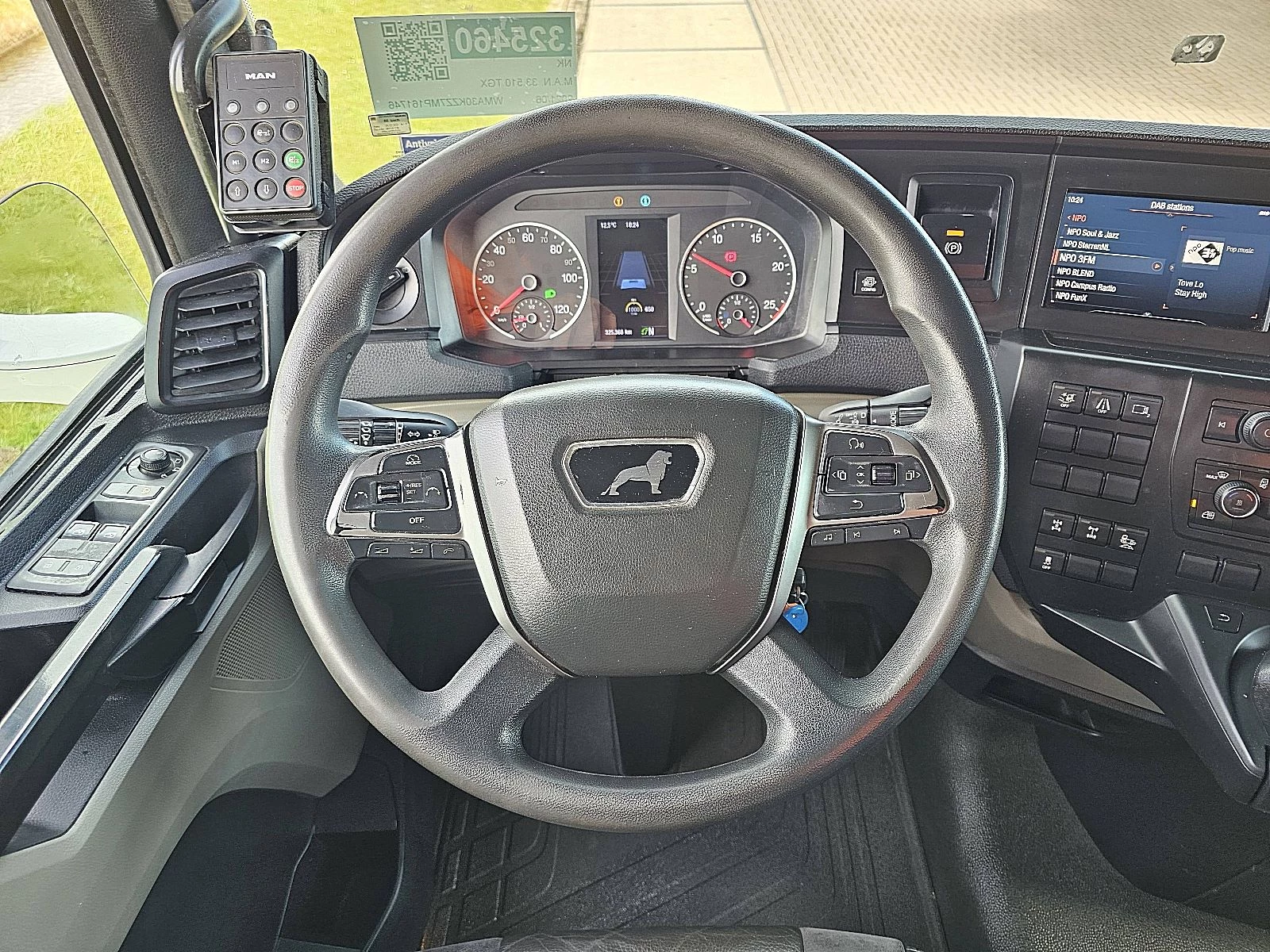 MAN TGX 2021 - 33.510 image 15