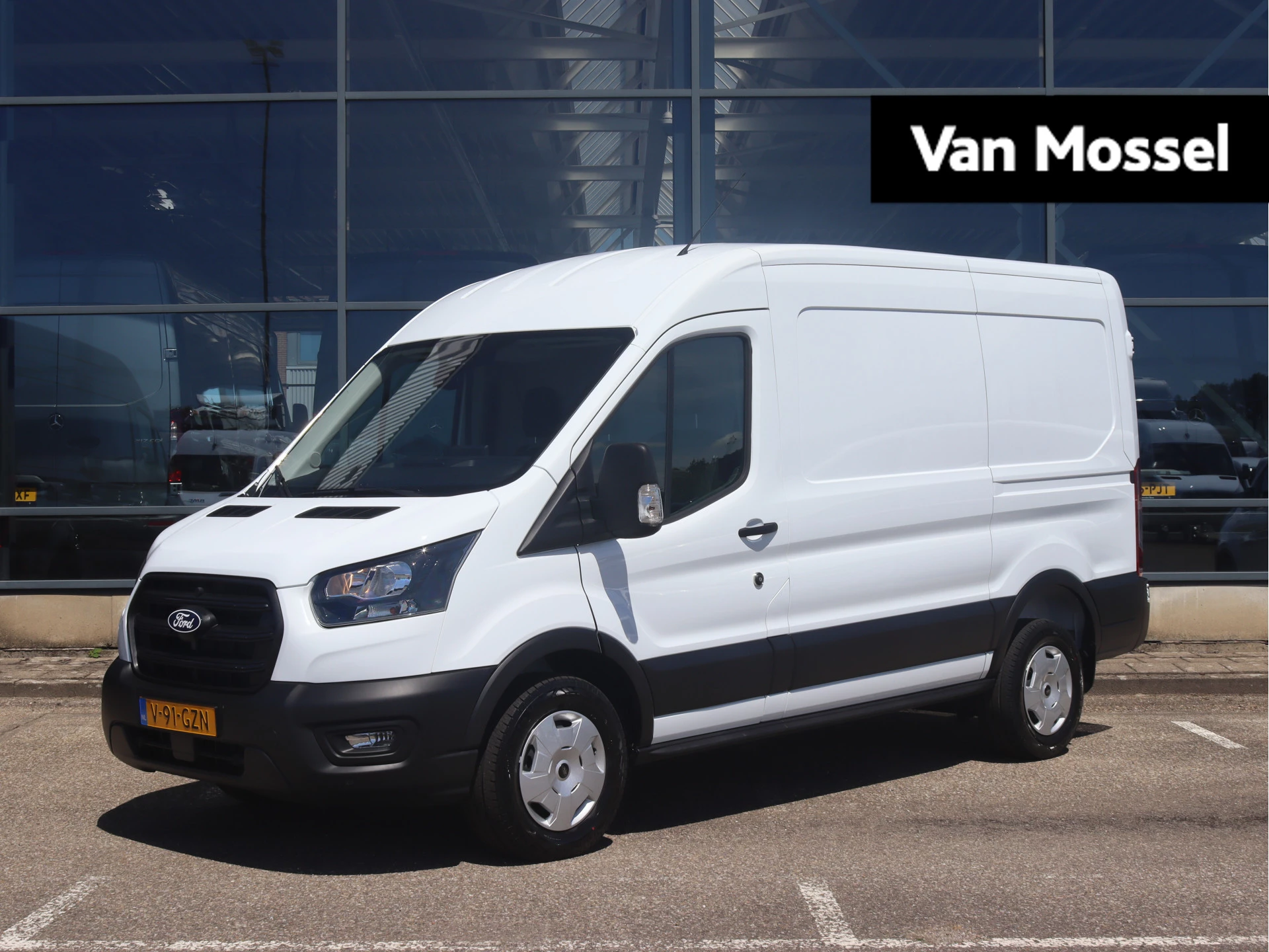 Ford Transit 2024 - 350 2.0 TDCI 130 pk L2H2 Trend | CLIMA/CAMERA/CARPLAY/12" TOUCHSCREEN | afbeelding 1