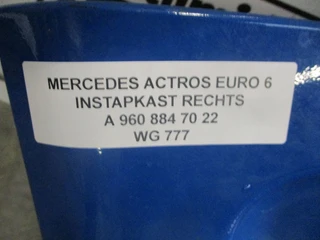 Mercedes-Benz Actros - A 960 884 70 22 INSTAPKAST RECHTS EURO 6 imagem 2 miniatura