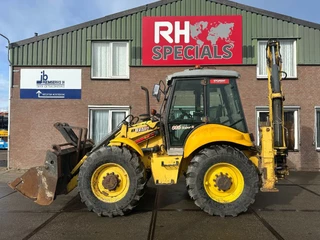 New Holland N/A 2011 - LB115B, CE, 240 MM MULTI PURPOSE LOADER BUCKET, 800 MM BACHOE DIGGING BUCKET, FLIP OVER FORKS, AIR CONDITIONER immagine 1