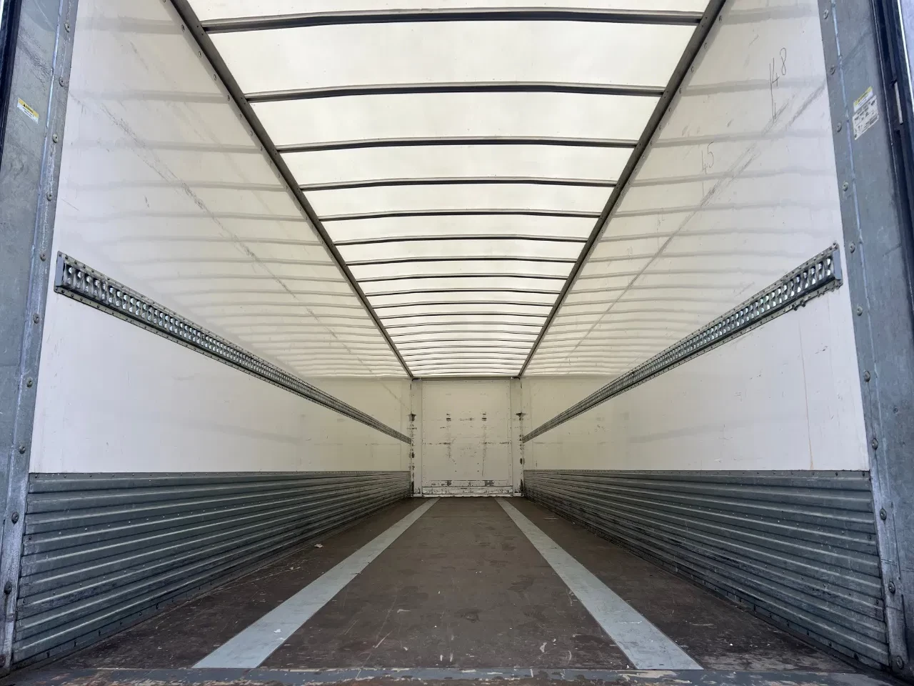 Lecitrailer 2022 - 3E20 / Closed Box / SAF Disc / Dhollandia obrázek 9