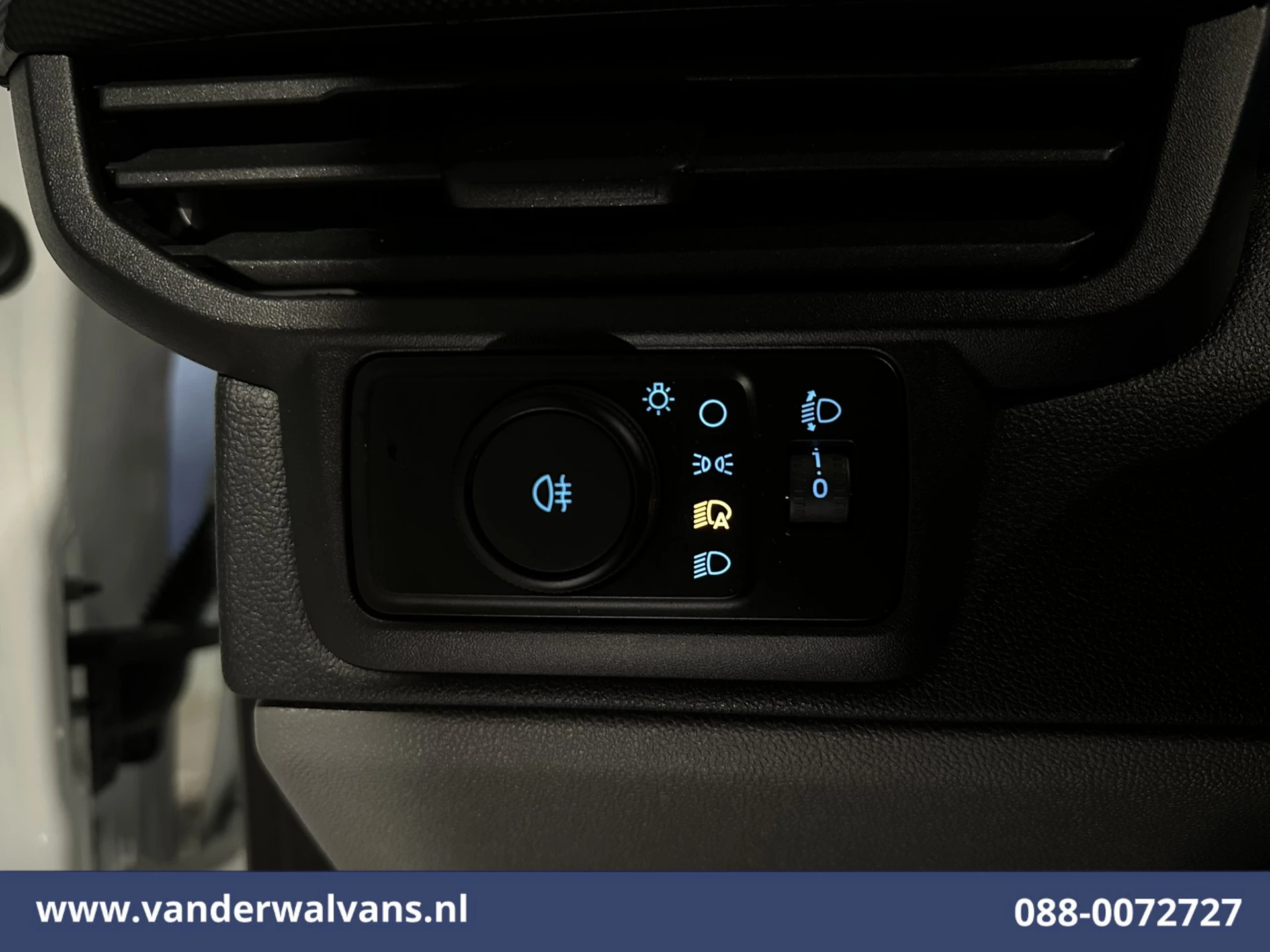 Ford Transit Custom 2024 - 2.0 TDCI 111pk L1H1 Euro6 Airco | Camera | Apple Carplay | LED | Cruisecontrol Bild 18