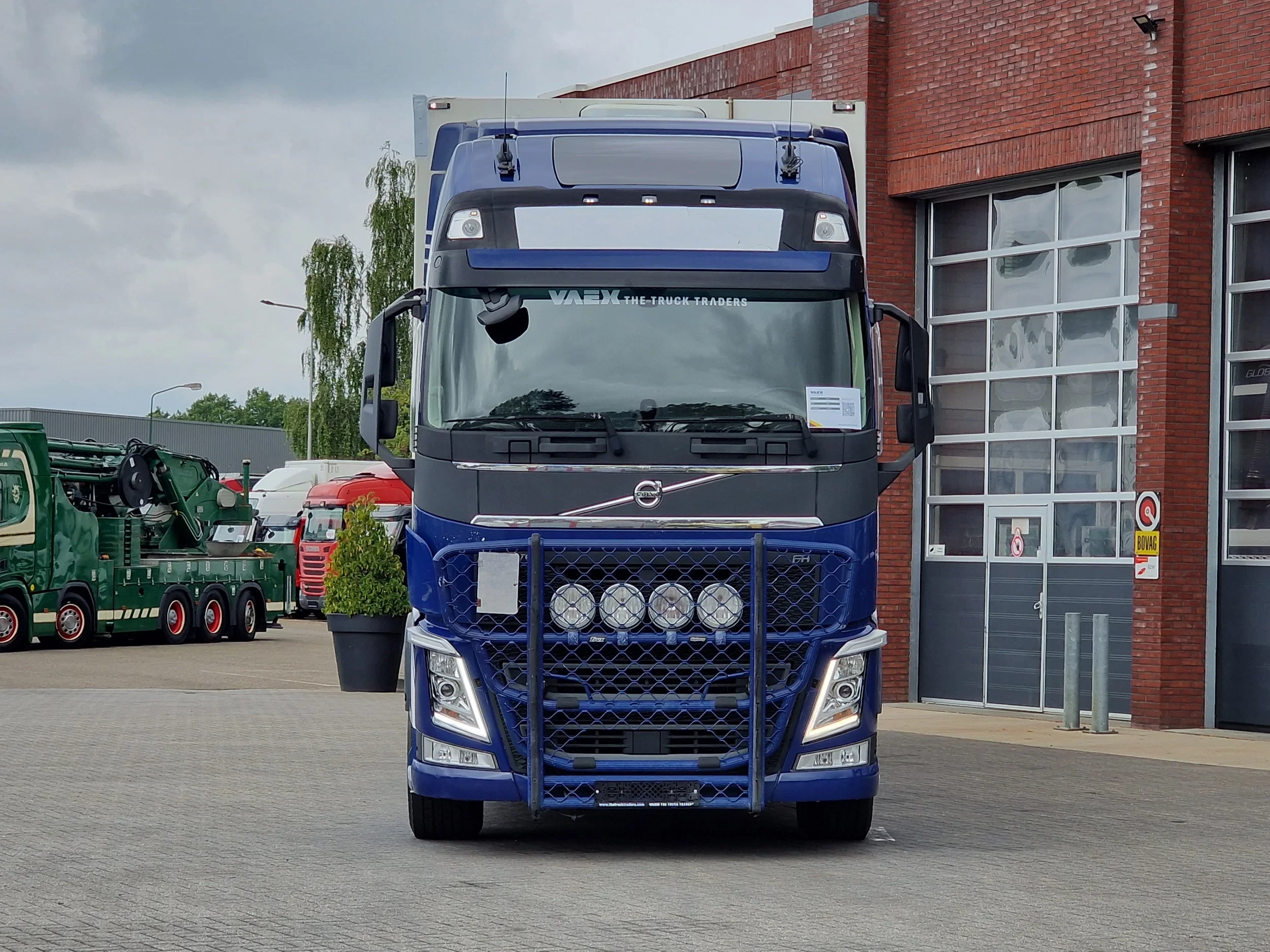 Volvo FH 2019 - 13.460 6X2 - full air - WB600 - Leather seats - side opening изображение 2
