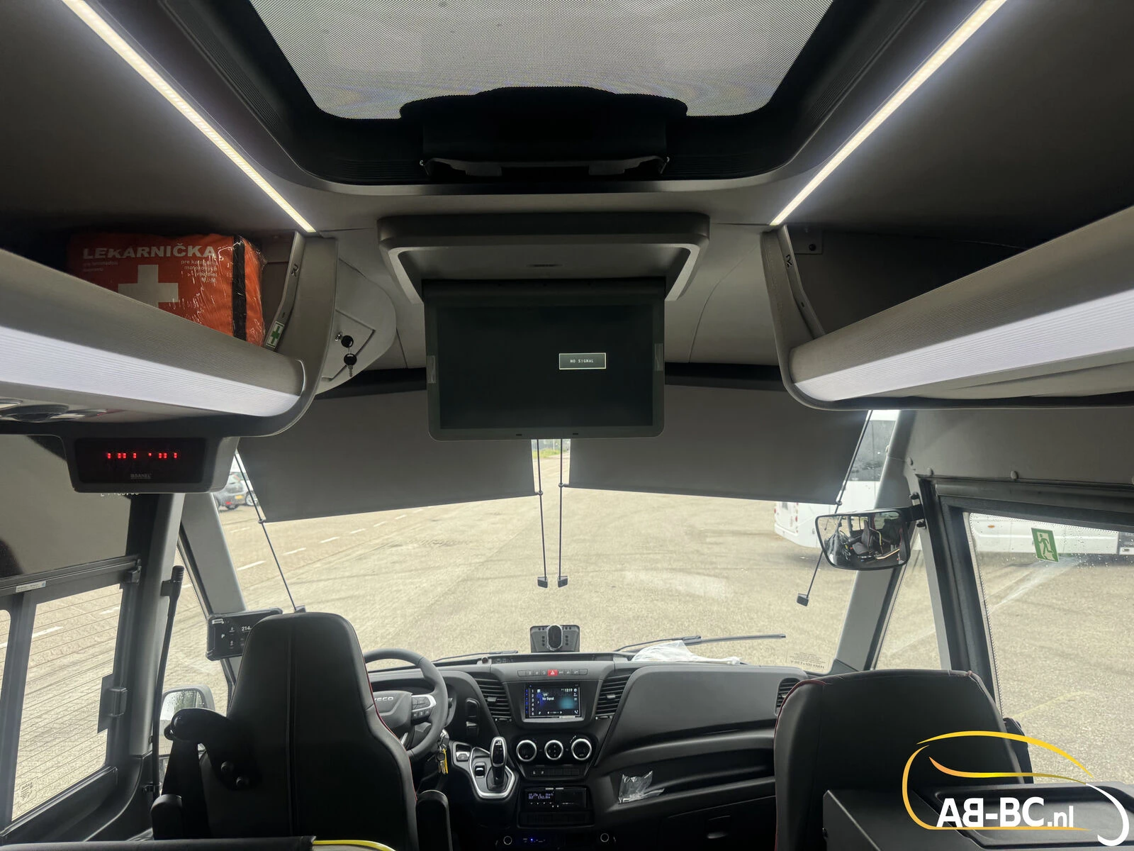 Iveco Rosero First Touring Electra, range 336 km, 24 Seats 2026 obrázek 54
