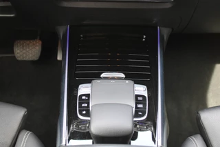 Mercedes-Benz GLB 2020 - 200 AUT7 Advantage WIDESCREEN DISTRONIC SFEER KEY-LESS GO TREKHAAK zdjecie 21