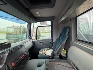 DAF CF 75.310 2004 - MANUAL GEARBOX        AIRCO        EURO 3          ONLY 208.000 KM          SUPER CONDITION        HOLLAND-TRUCK image 8