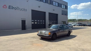 Mercedes-Benz E-Class 1990 - E200 bild 1