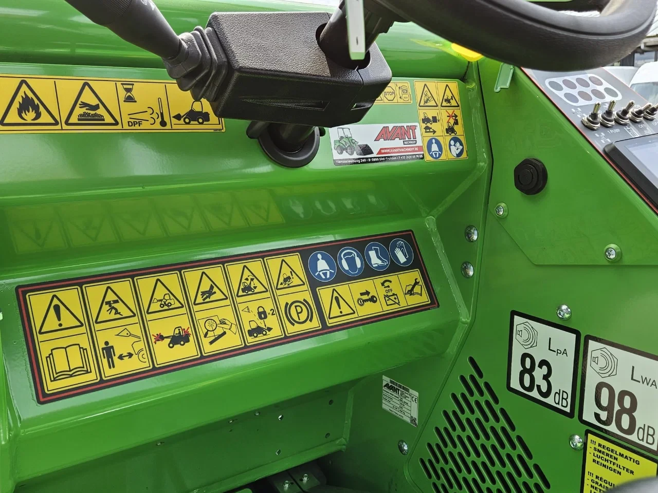 Avant 2025 - 645i Rental mini-shovel afbeelding 29