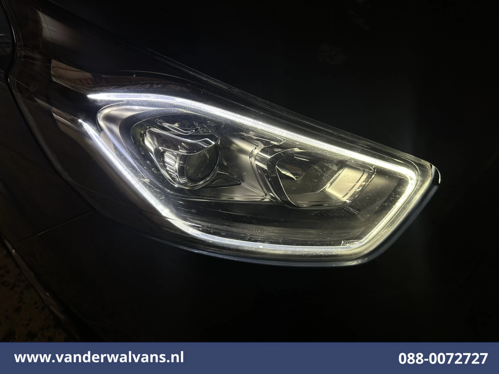 Ford Transit Custom 2022 - 2.0 TDCI 131pk L2H1 Euro6 Airco | Camera | LED | Cruisecontrol | Verwarmde voorruit immagine 2