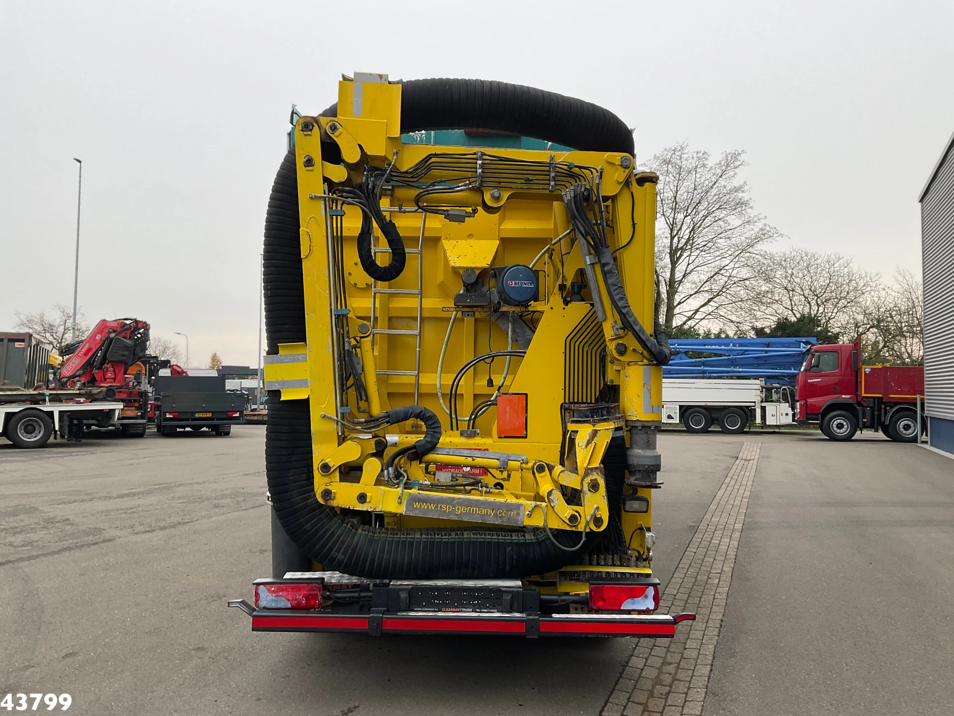 MAN TGS 2014 - 35.480 10x4 RSP Tridem Saugbagger 10m³ Bild 3