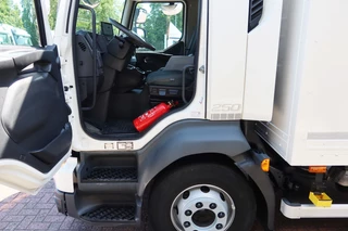 Volvo FL 250 2022 - Meubelbak + Dhollandia 1500 Full air suspension bild 4