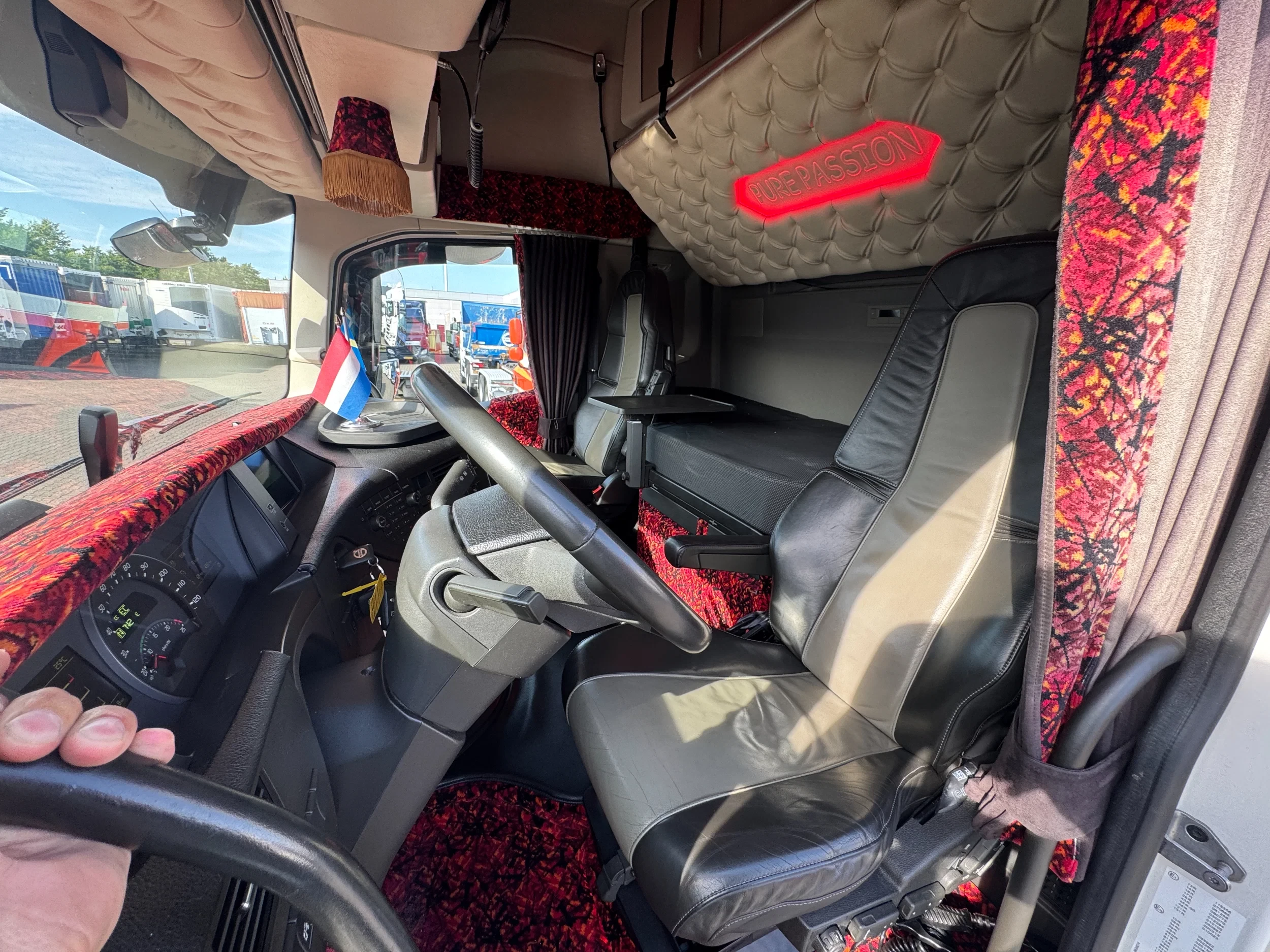 Volvo FH 2020 - 500 Globetrotter XL Special / Full Air / Euro 6D obrázek 15