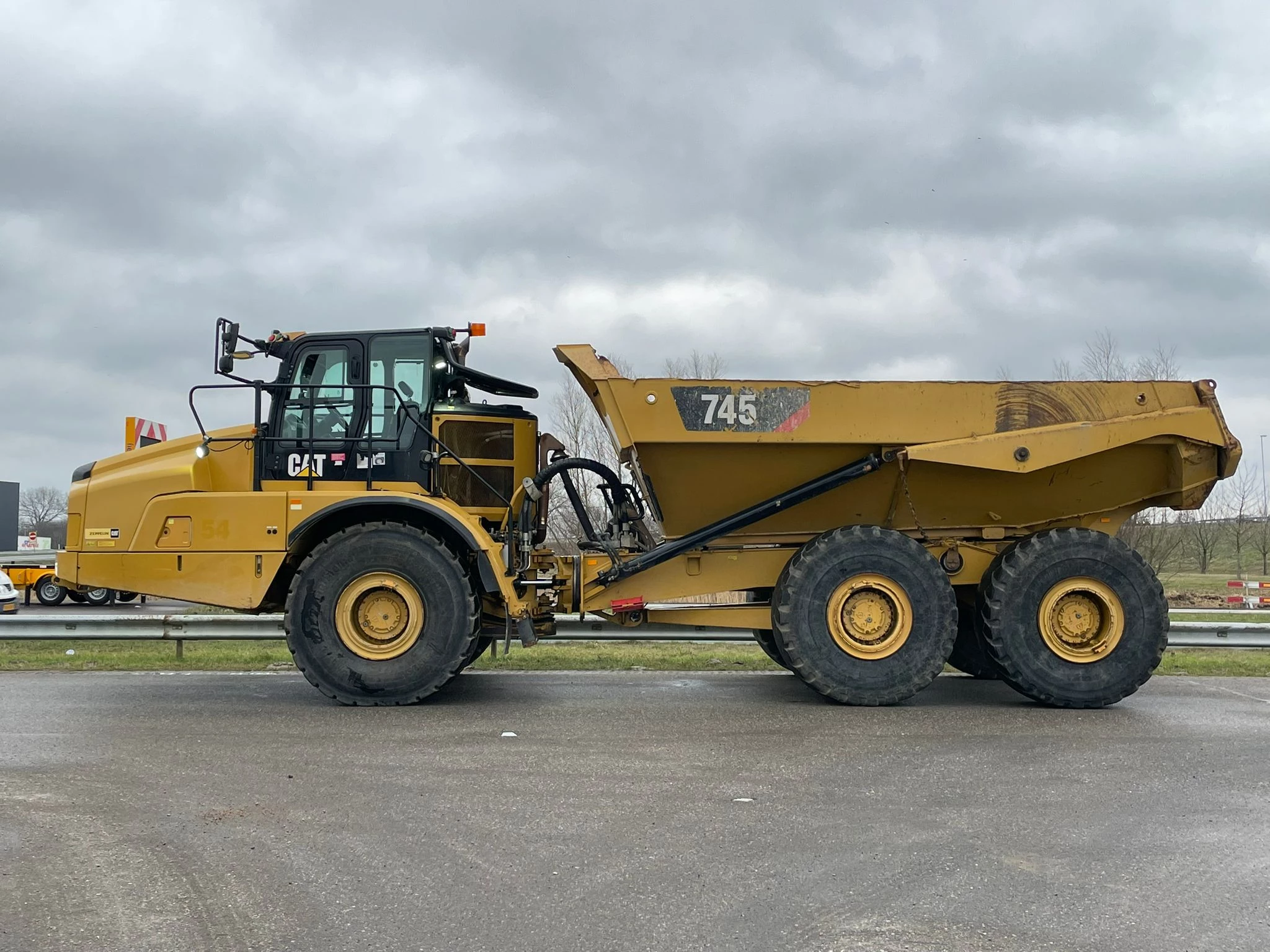 Caterpillar 745 04A 2017 zdjęcie 2