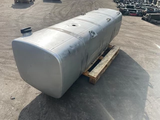 DAF N/A - 1944801 BRANDSTOFTANK 845 LTR 2327X675X620 MM image 2