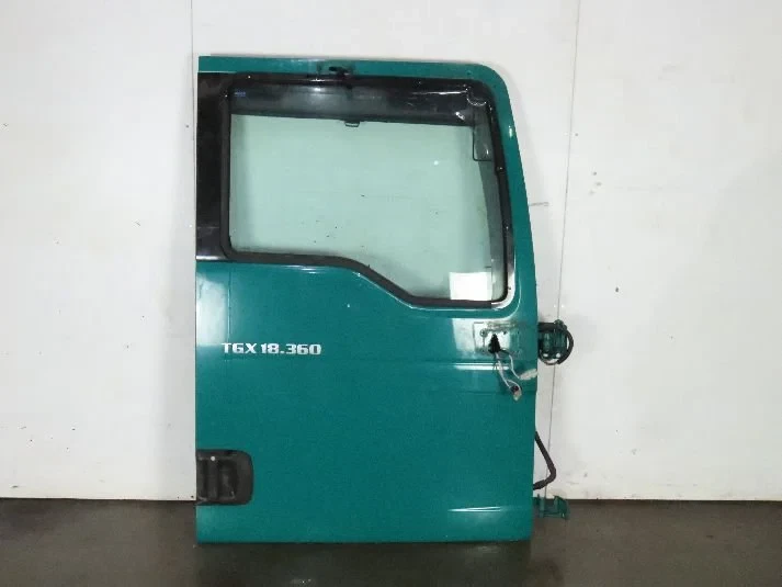 MAN TGX - 81626004128 Portier Re. afbeelding 1