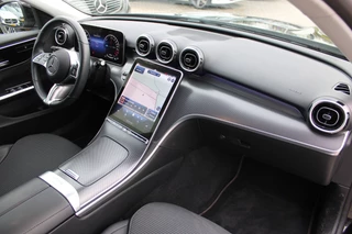 Mercedes-Benz C-Class 2022 - 300e AUT9 Business Line Limited DISTRONIC CARPLAY SFEER CAMERA obrazek 14