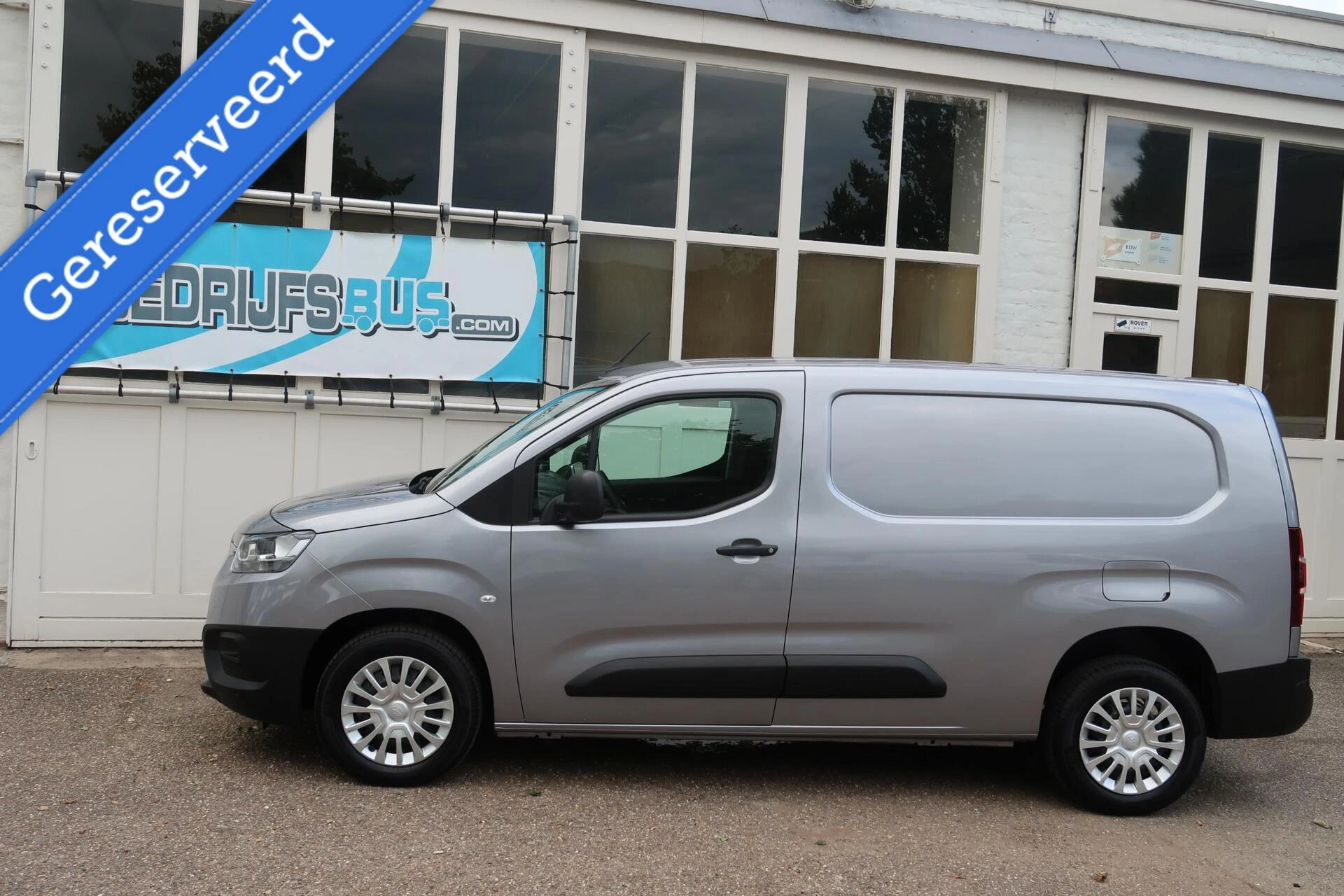 Toyota ProAce 2024 - CITY L2 |DIRECT LEVERBAAR + BPM VRIJ | 3-Zitter | Toyota GARANTIE|Carplay 1.5 D-4D Live Long afbeelding 1