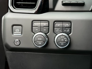 GMC Sierra 2024 - AT4 6.2L V8 420 PK / BPM VRIJ!! / VIRTUAL COCKPIT / HEAD UP / 360 CAMERA / BOSE / LEDER / TREKHAAK / 3500 KG AHG bild 17