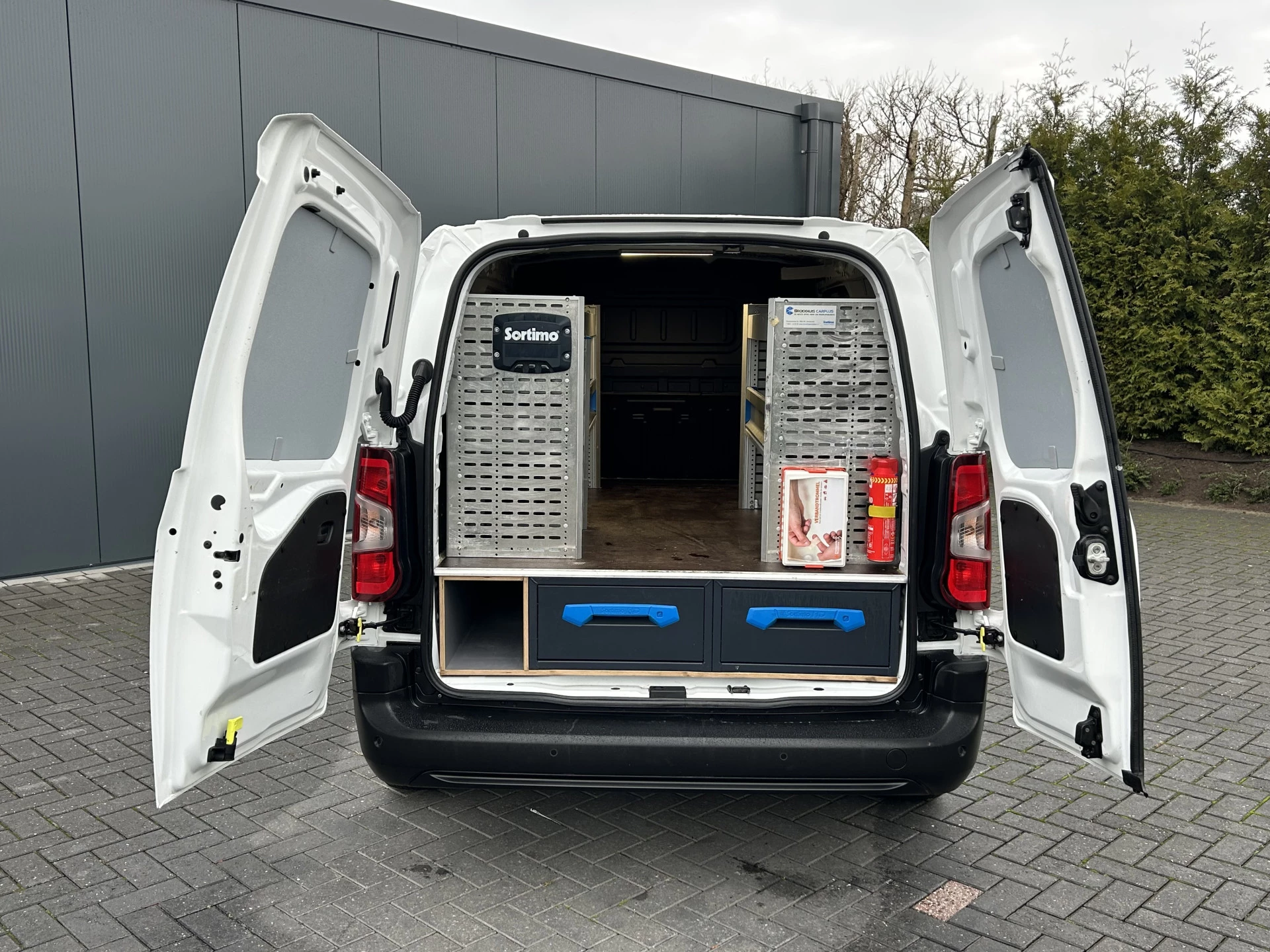 Opel Combo 2019 - 1.5D 102 PK / L2H1 / 1e EIG. / 85.411 KM !! / SORTIMO INRICHTING / AIRCO / CRUISE / NAVI / APPLE CARPLAY image 8