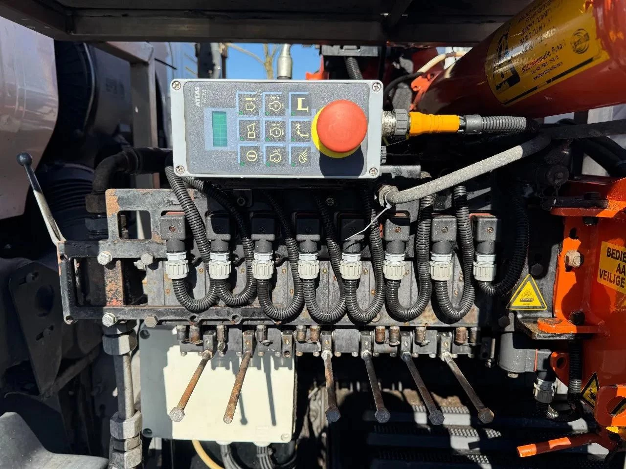 Volvo FM 330 2012 image 17