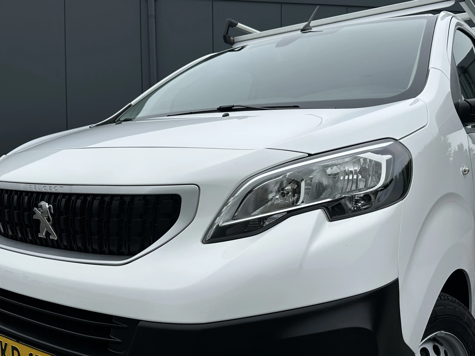 Peugeot Expert 2021 - 2.0 BlueHDI 123 PK / L2H1 / 1e EIG. / IMPERIAAL / TREKHAAK / AIRCO / CRUISE / CARPLAY afbeelding 14