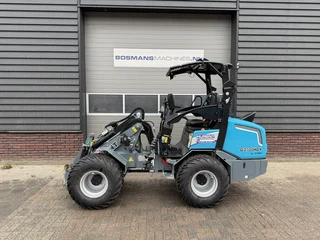 Giant G2700 X-TRA HD+ minishovel 2026 273 uur €515 LEASE 2026 imagen 3 miniatura