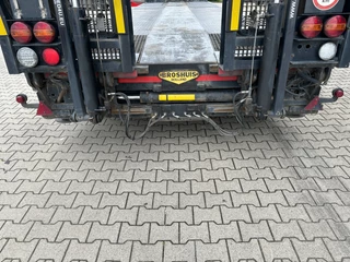 Broshuis N/A 2017 - 3ABSD Lowloader 3-axle / GVW: 59.000kg / Neck: 23.000kg / hydraulic steering + ramps + loading table / 4.60m extendable / winch / liftaxle image 10