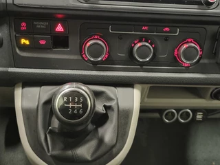 Volkswagen Transporter 2018 - 2.0TSI 150pk L2/H1 Trekhaak Benzine! image 14