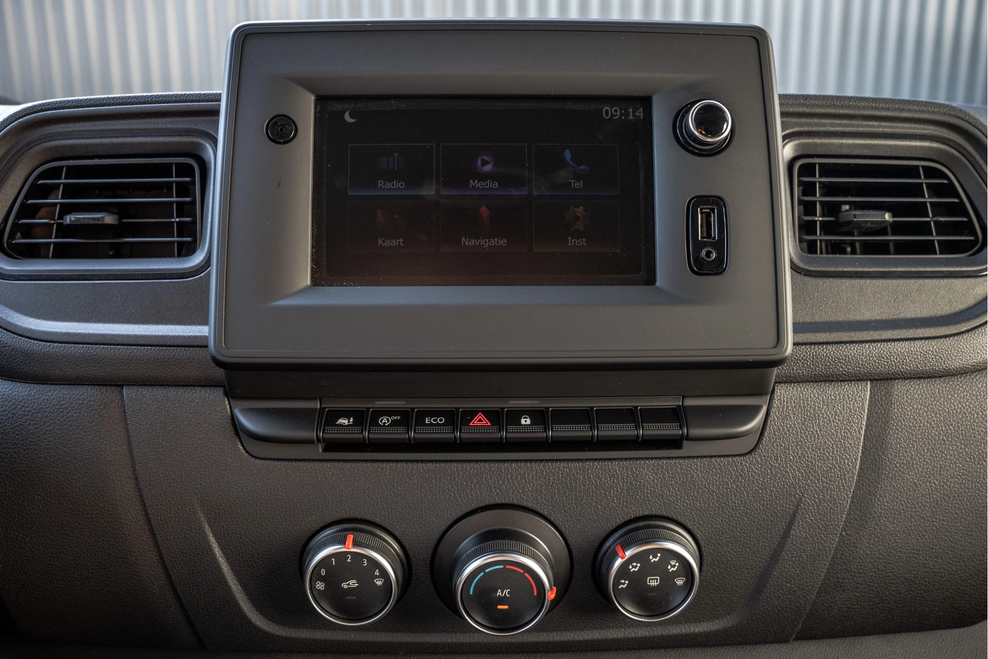 Renault Master 2023 - **2.3dCi | Bakwagen met Laadklep | LED | Carplay | Camera | Cruise** image 19
