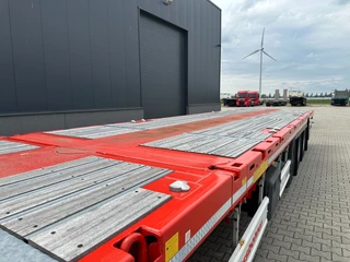KAESSBOHRER N/A 2026 - new and unused Heavy-Duty flatbed / 690cm extendable / steering axle / lift axle / twistlocks / timberstakes / NL-trailer / APK: 04-2027 imagem 22