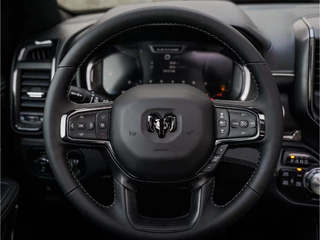 Dodge Ram 1500 2024 - 5.7 V8 4x4 Crew Cab Limited Night imagem 8