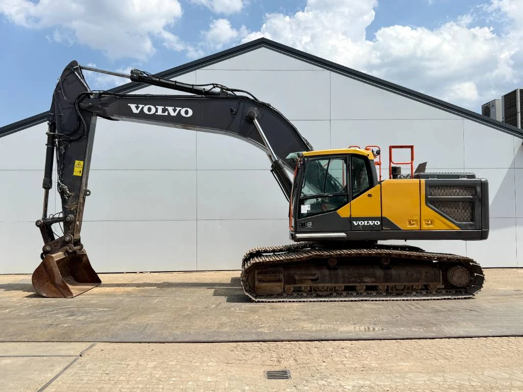Volvo 2017 - EC300EL - Hammer Lines / Automatic Greasing image 1