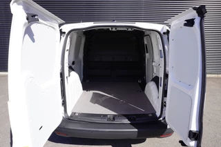 Volkswagen Caddy 2024 - Cargo 102pk Digitaal dashboard Airco Cruise control Multifunctioneel stuurwiel Parkeersensoren image 3 thumbnail