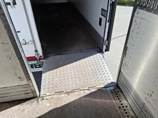 Scania R 2014 - R450 / RETARDER / ISOLATED GERMAN FLOWER COMBI / THROUGH-LOADING SYSTEM/ 2XPLATFORM 2TON / LIFT+LENKACHSE / PARKAIRCO / LWDS / EURO-6 / 2014 immagine 23