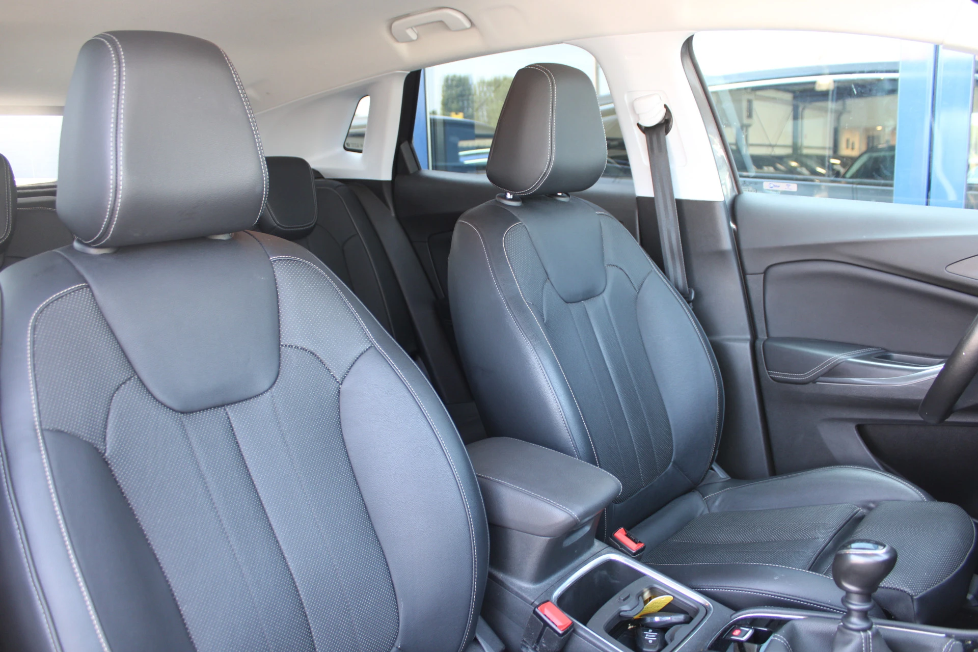 Opel Grandland X 2019 - 1.2 Turbo 130pk Innovation AGR LEDER NAVI CAMERA CARPLAY 19'' TREKHAAK afbeelding 14