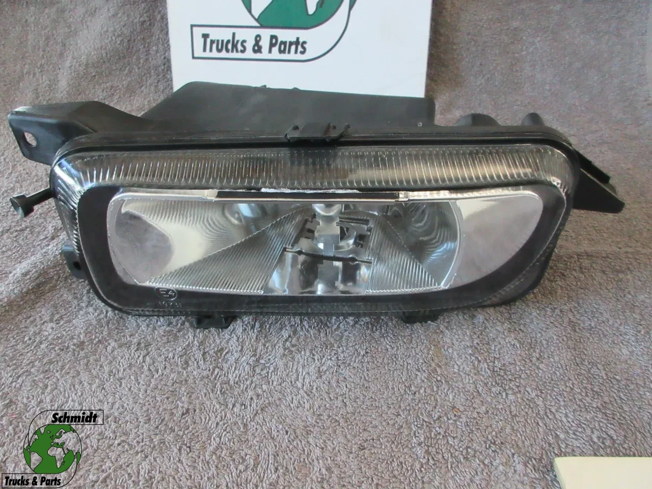 Mercedes-Benz - A 943 820 00 56 // A 943 820 75 56 MISTLAMP NIEUWE LINKS MP3 1844 afbeelding 1