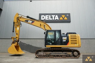 Caterpillar 2017 - 320FL afbeelding 1 miniatuur