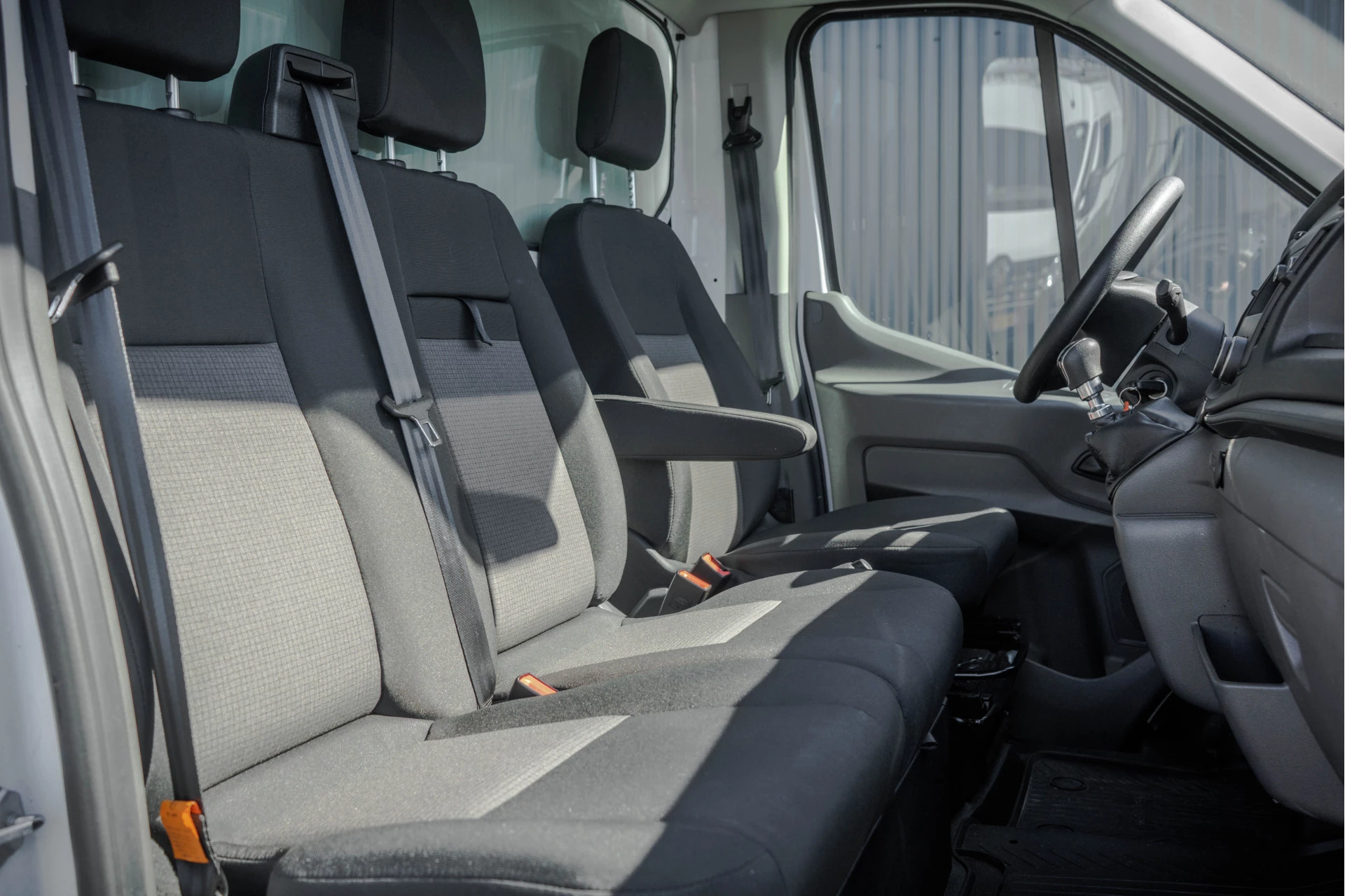Ford Transit 2021 - 2.0 TDCI | Bakwagen met Laadklep | Zijdeur | NL Auto | Euro 6 | 130 PK | Airco | Cruise obrázek 11