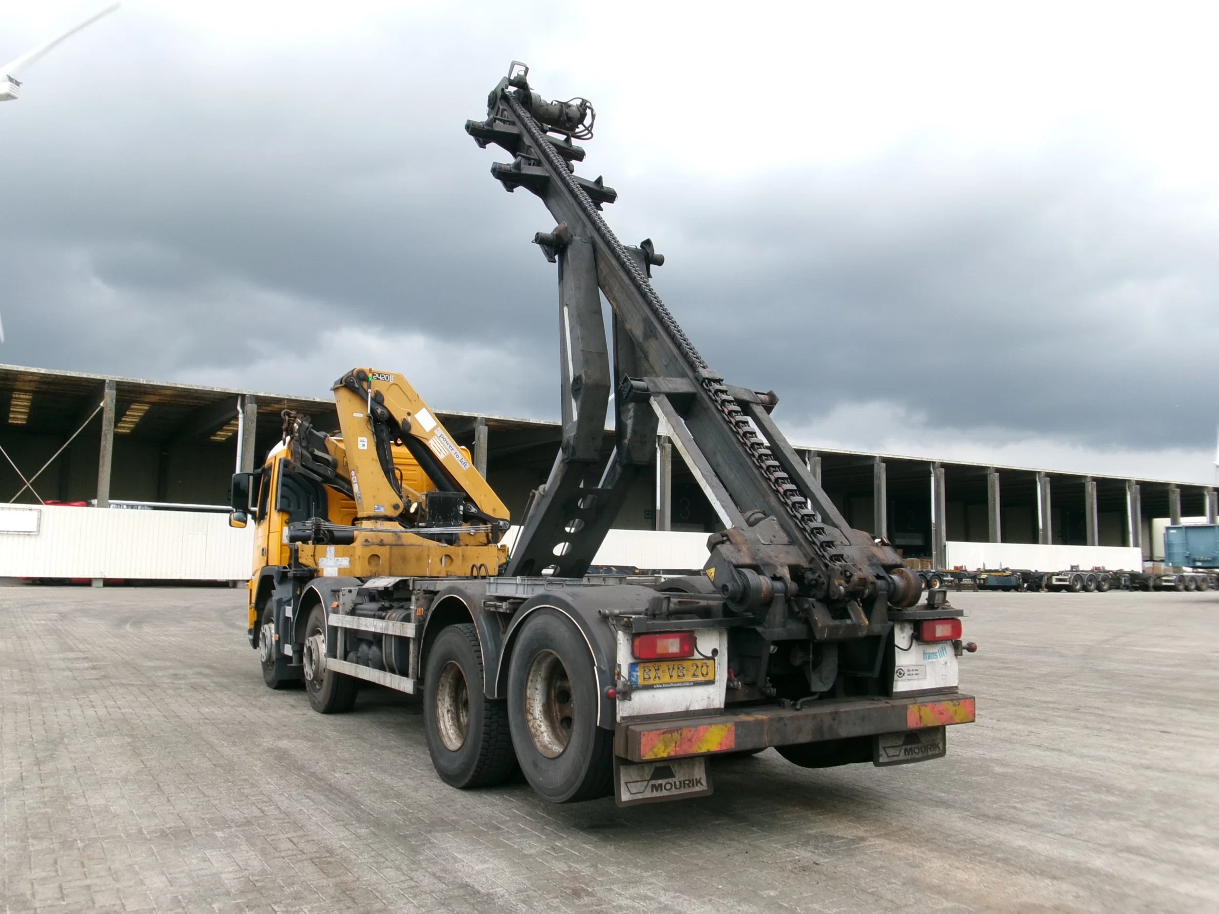 Volvo FM 420 2010 - 8X2 FULL STEEL +HMF 2420 NL TRUCK afbeelding 4