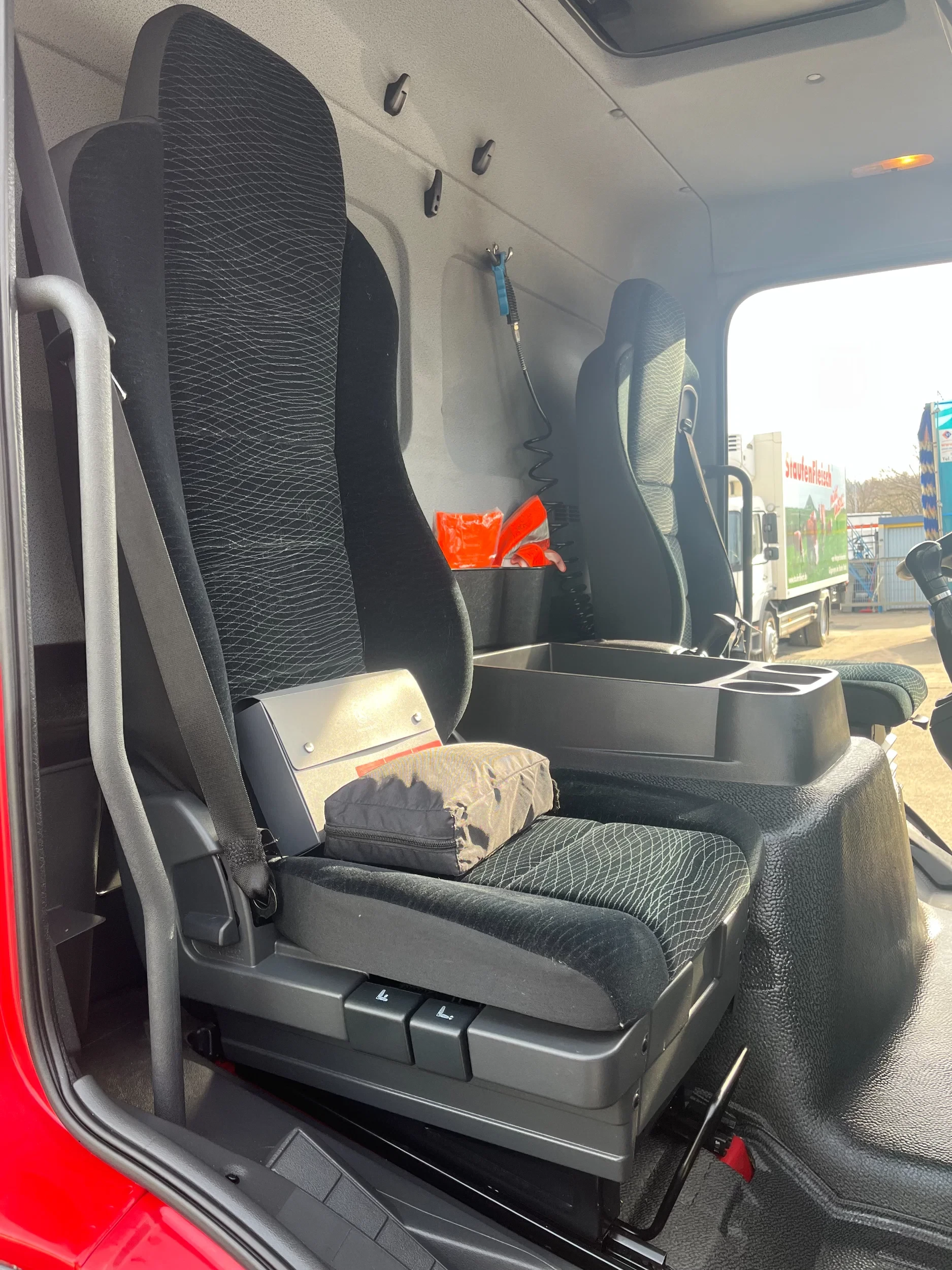 Mercedes-Benz Atego 2017 - 818 *Tief-Kühlkoffer *Frigoblock *Klima *8.6 Tonner *Schalter obrázek 28