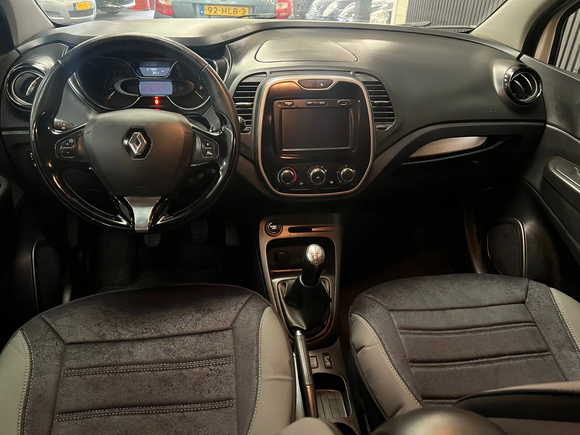 Renault Captur 2014 - 0.9 TCe Expression 2e Eigenaar - NAP - Navi - Cruise - Airco imagem 3