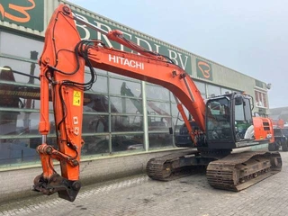 Hitachi 2016 - ZX 250 LC-6 image 2 thumbnail